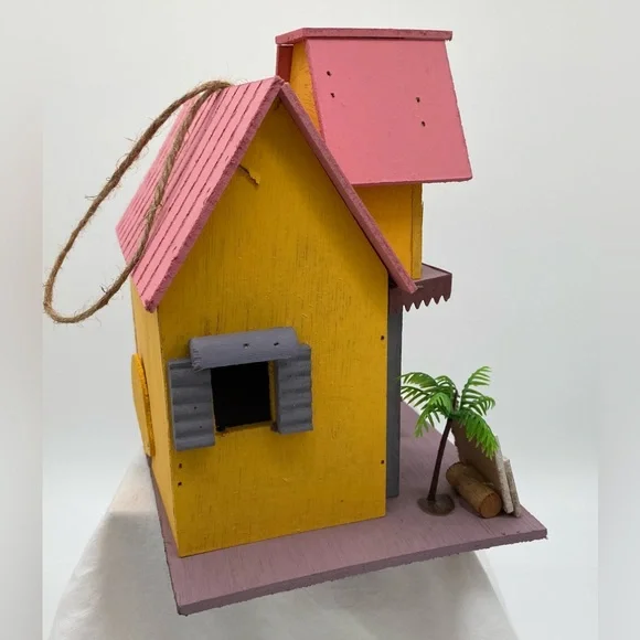 NEW Cupcake Bakery Birdhouse, 10” x 8.5” x 6” - Picture 6 of 7